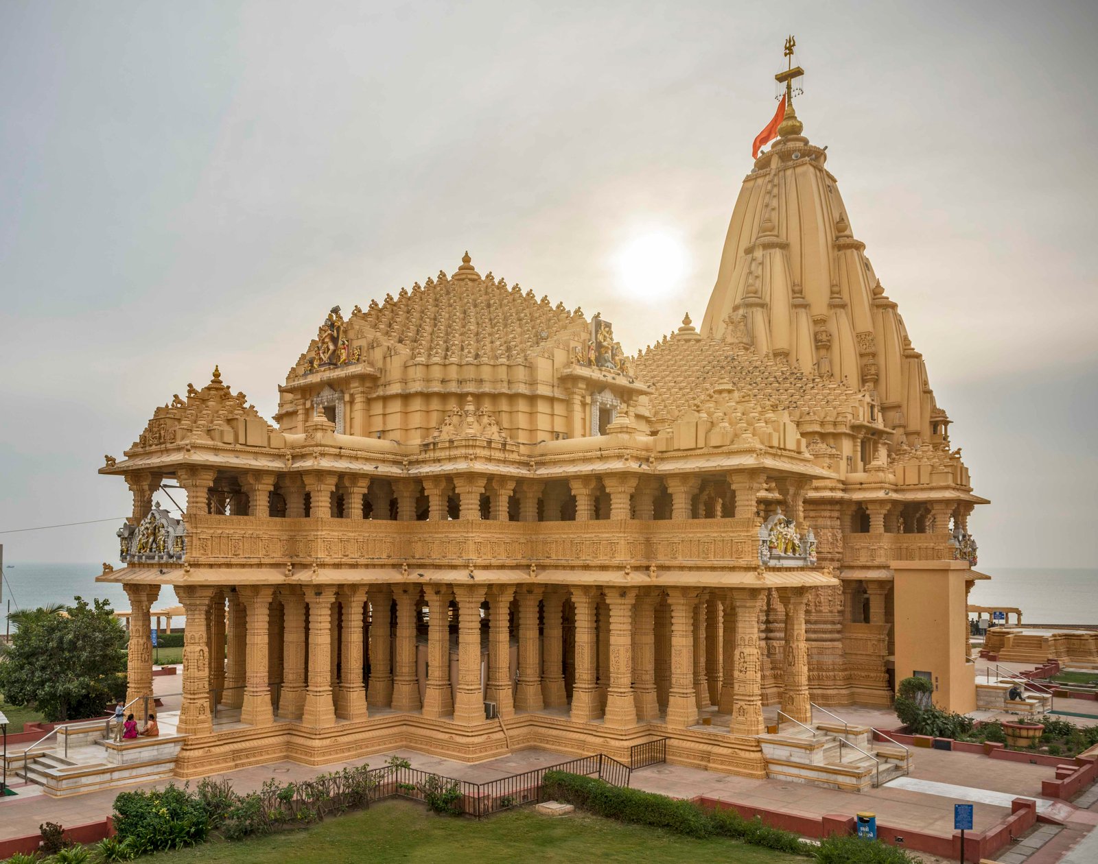 Day 2–3: Somnath Jyotirlinga Darshan